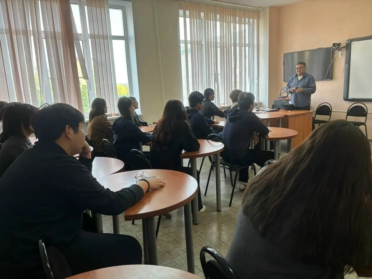 💺БПЛА в деле: как дроны меняют мир    📌Сегодня еще на одной встрече в КалмГУ говорили о том, как бес