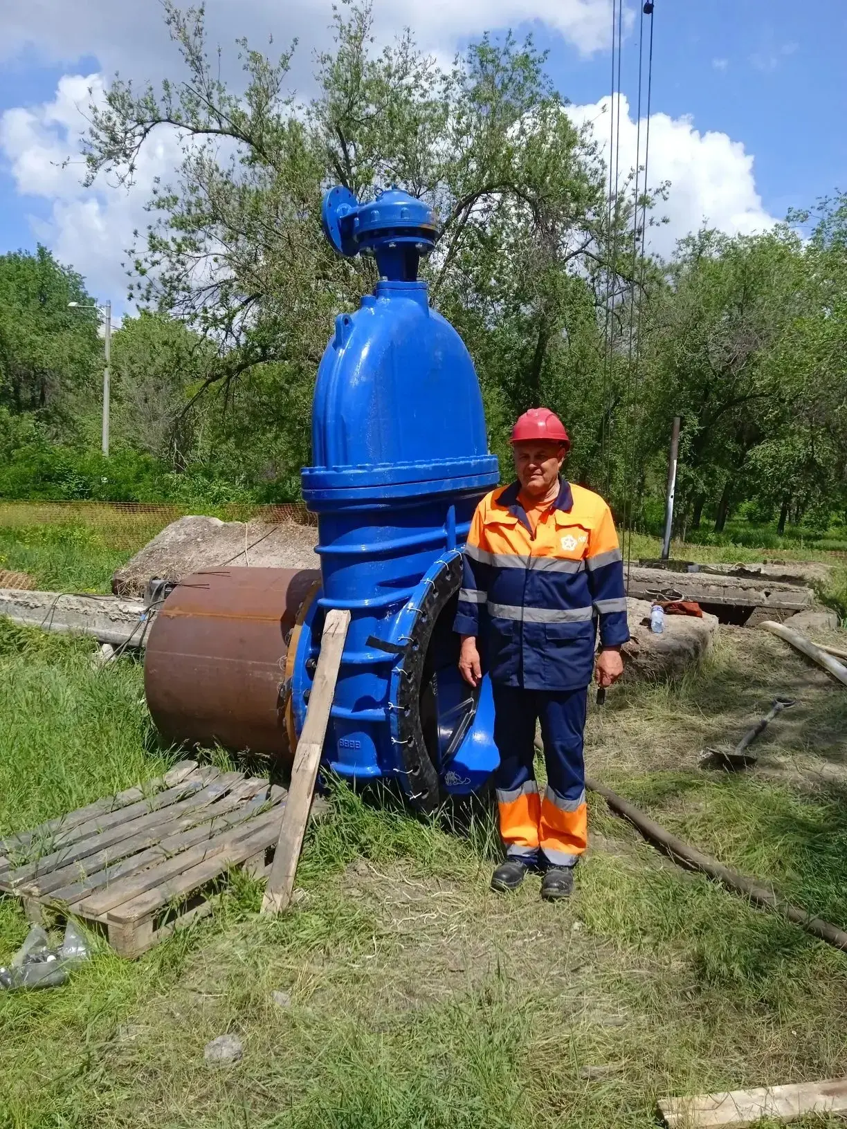 Как идут работы во время плановой остановки водоснабжения?   С раннего утра, сразу после осушения си