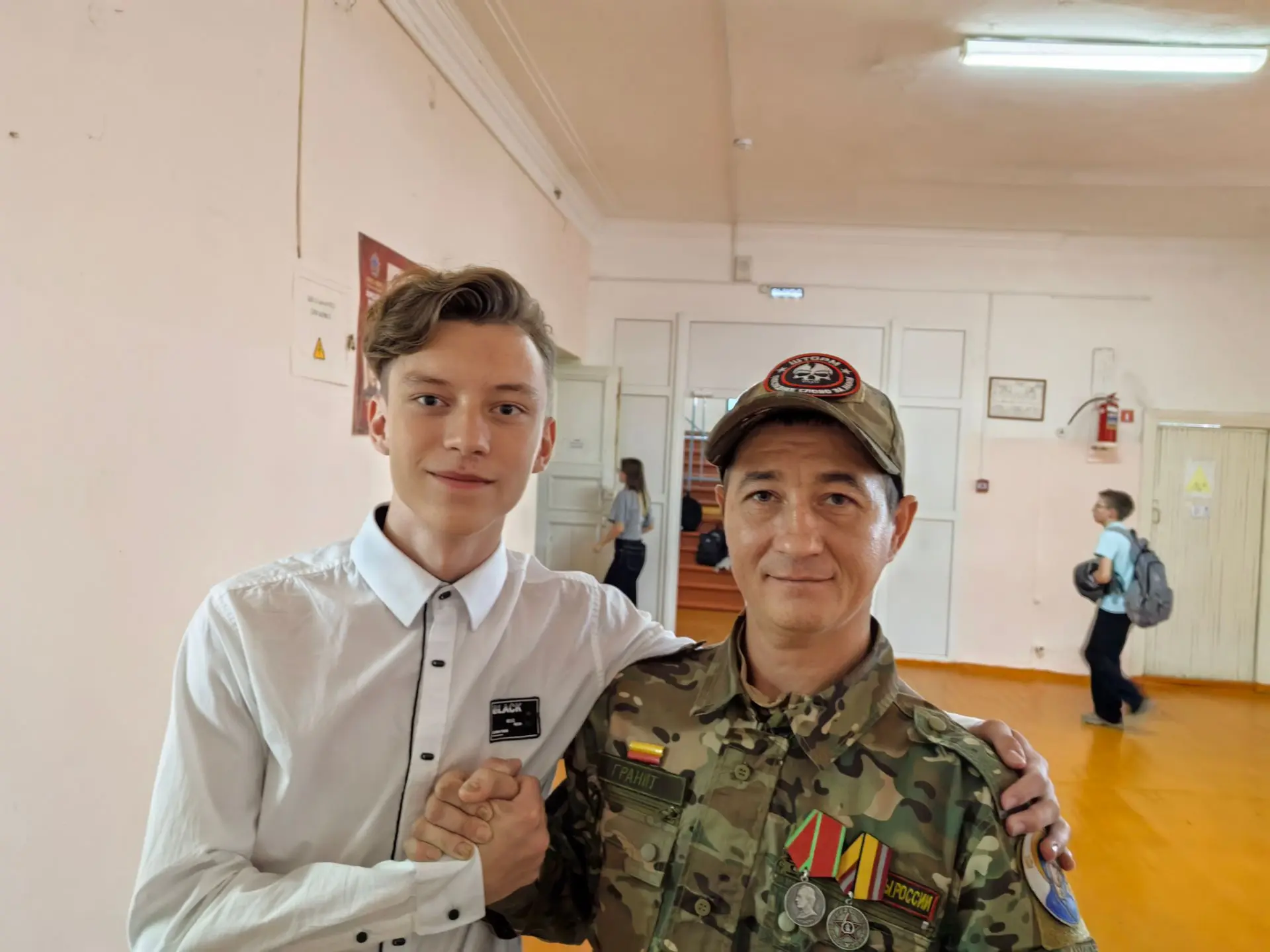 Сегодня праздник.
