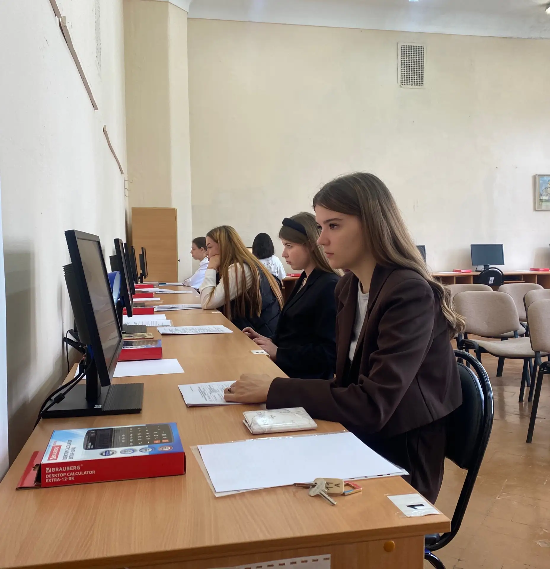 Сегодня — первый день демонстрационного экзамена для студентов специальности «Экономика...