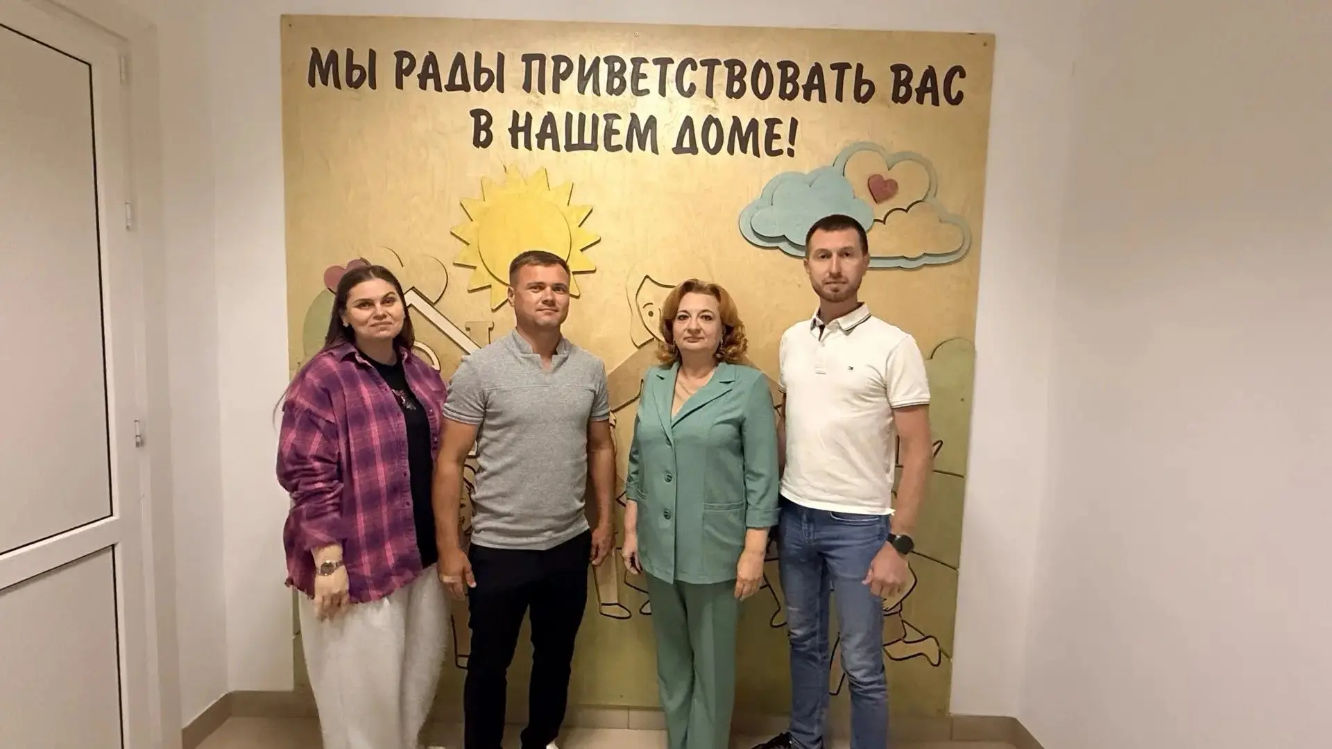 Уже полтора года Совет молодых депутатов Красноармейского района оказывает шефскую помо...