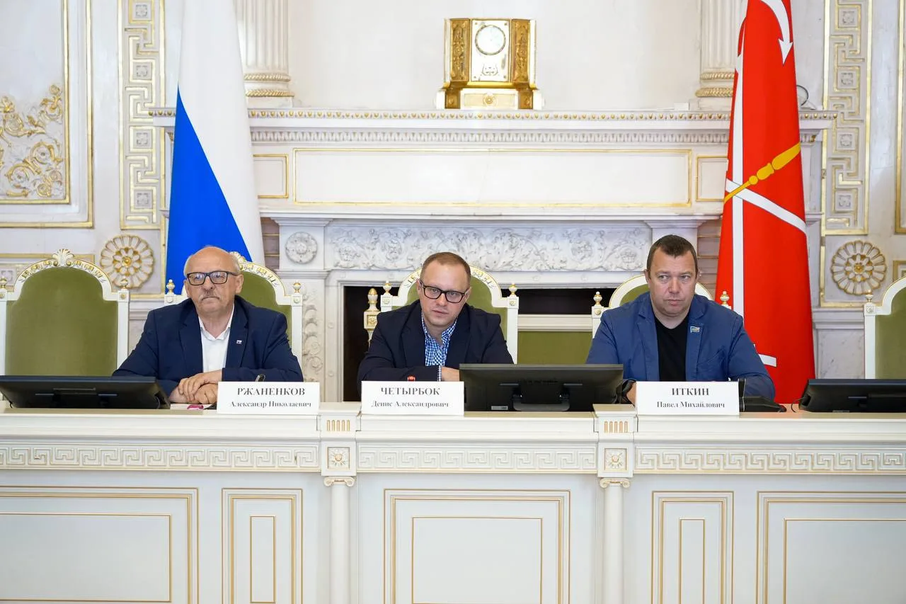⚡️Петербург и Ленинградская область намерены сверять часы при решении вопроса о розничн...