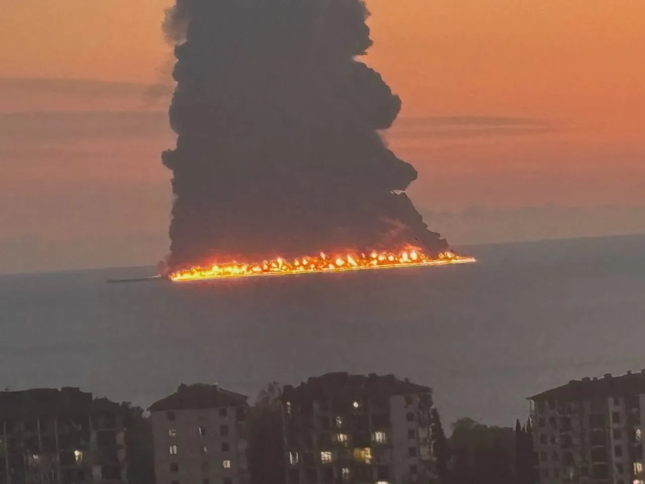 Крупное возгорание на судне у Сочи