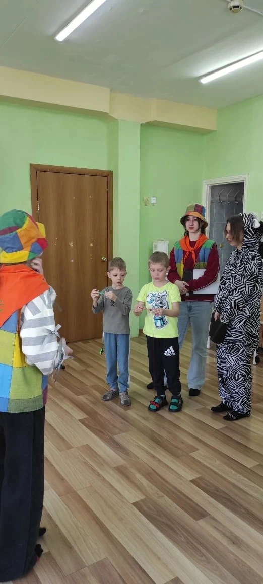 🚦 Наши в деле!  24 апреля в детском саду прошло мероприятие «Мой друг светофор», и наши девочки — Со
