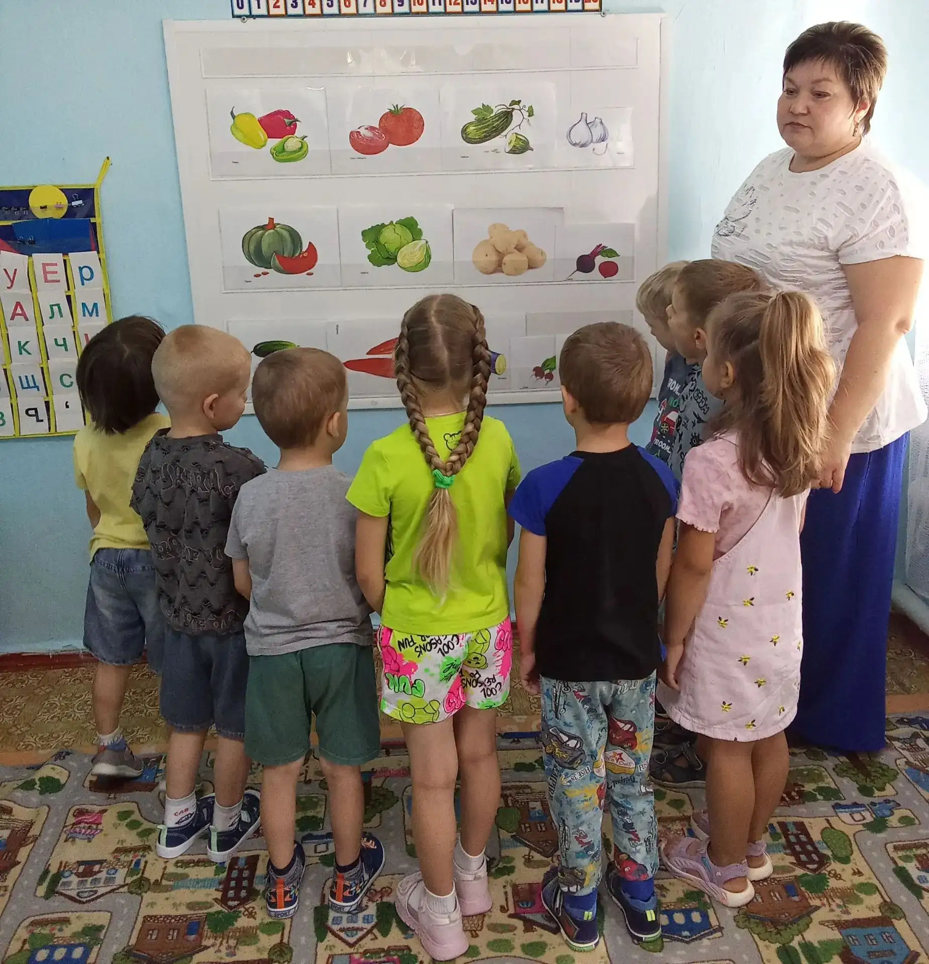 С детьми  группы "Буратино" была проведена познавательная беседа "Овощи".Воспитанники з...
