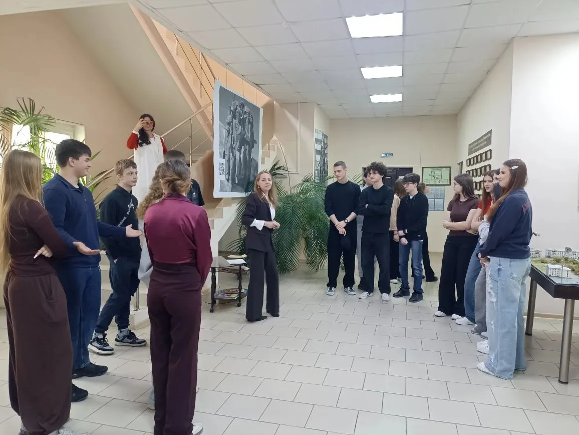 Сегодня учащиеся 10 «А» класс посетил Управление архива муниципального образования город Новороссийс
