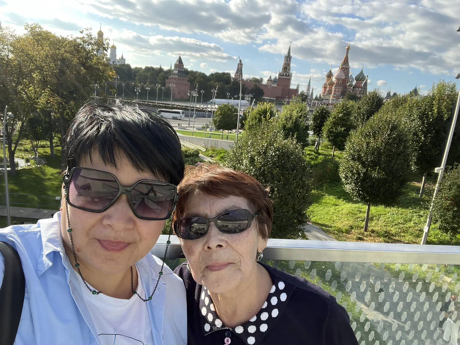 Меня захватила жизнь.