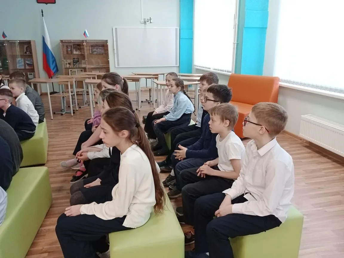 📚✨ В нашем школьном информационно-библиотечном центре, вот уже в который раз проходят удивительные у