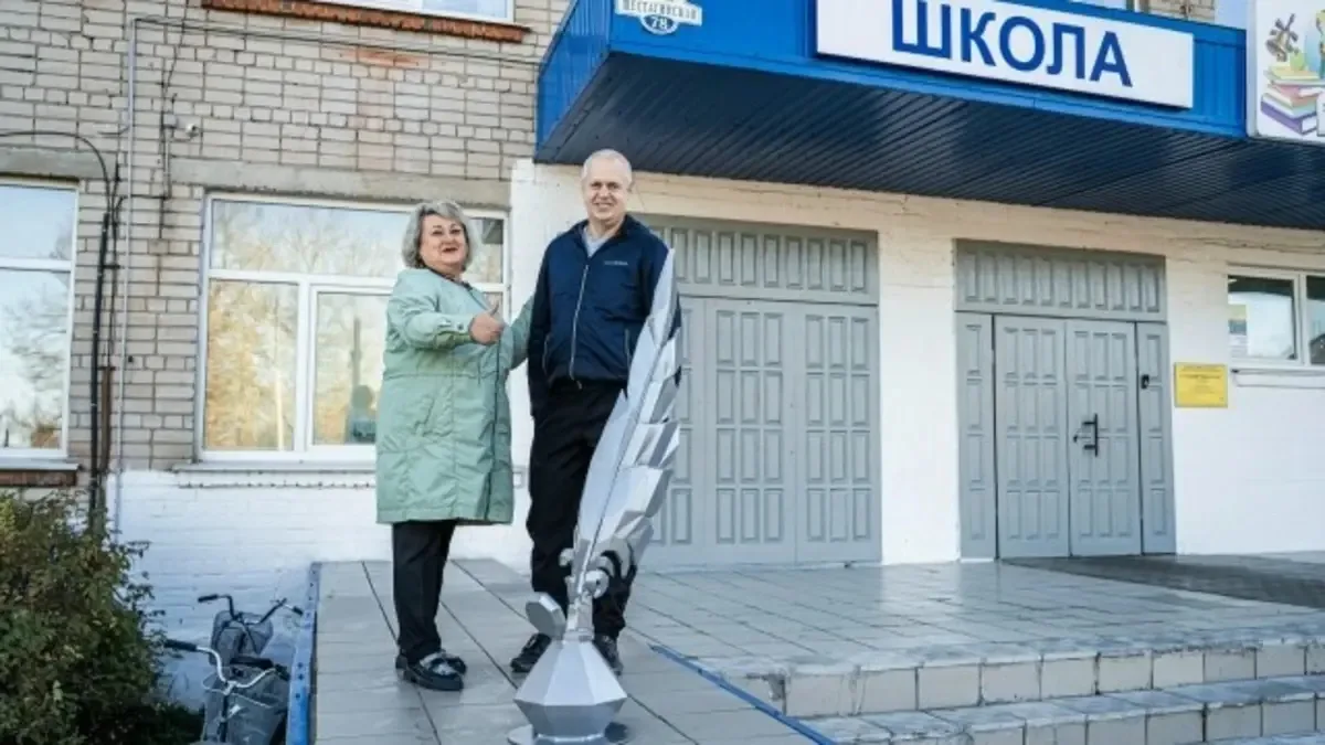 🛠️К ДНЮ УЧИТЕЛЯ ВОЗЛЕ ШКОЛЫ №2 В ТЕЙКОВЕ ПОЯВИТСЯ «ПУШКИНСКОЕ» ПЕРО В ЧЕЛОВЕЧЕСКИЙ РОСТ