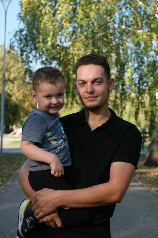 Водителя, который помог спасти девушек из горящего ТСК, наградили в Стерлитамаке.