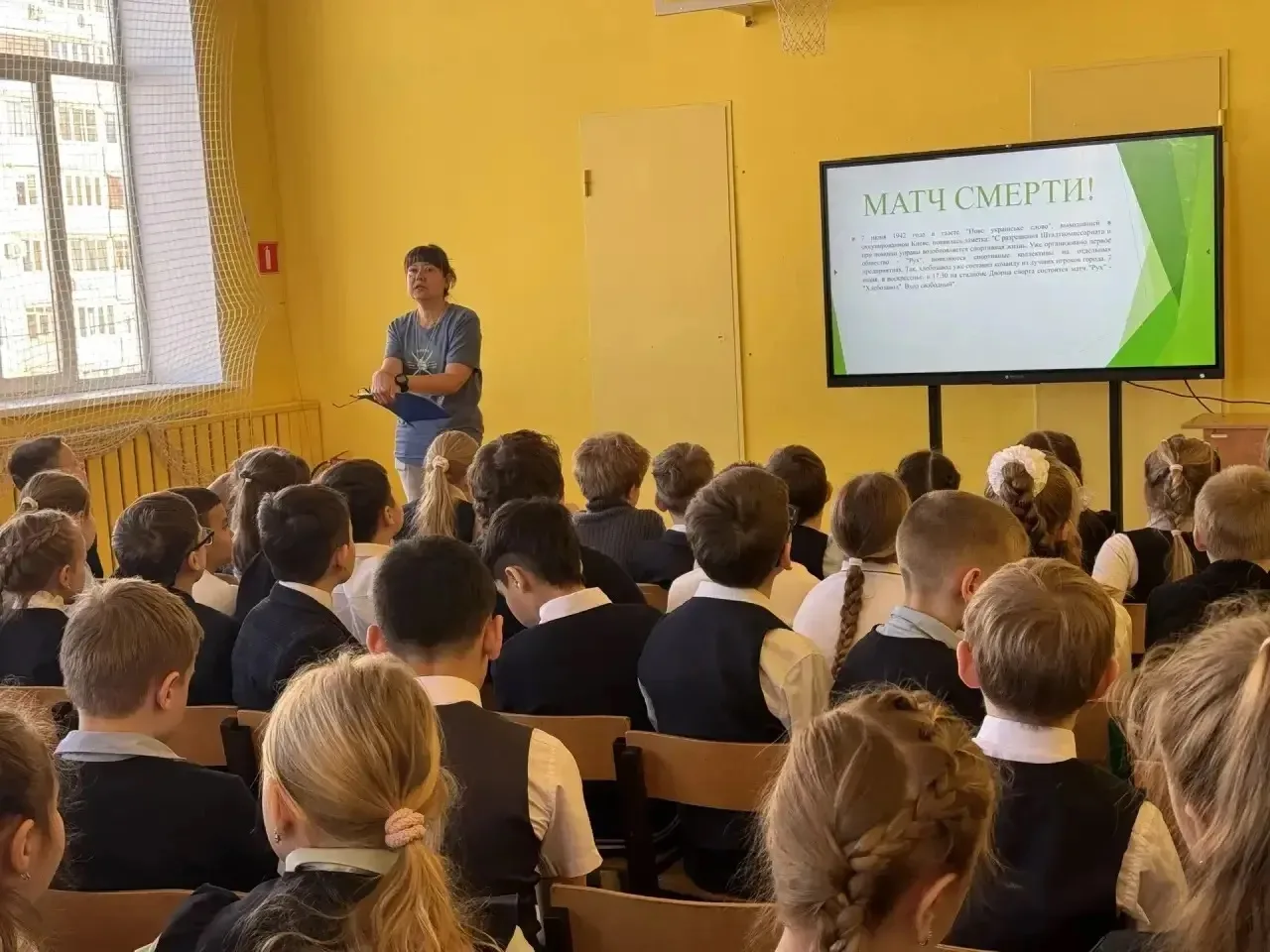 Накануне праздника «День защитника отечества», и в рамках фестиваля «Футбол в школе», в начальной шк