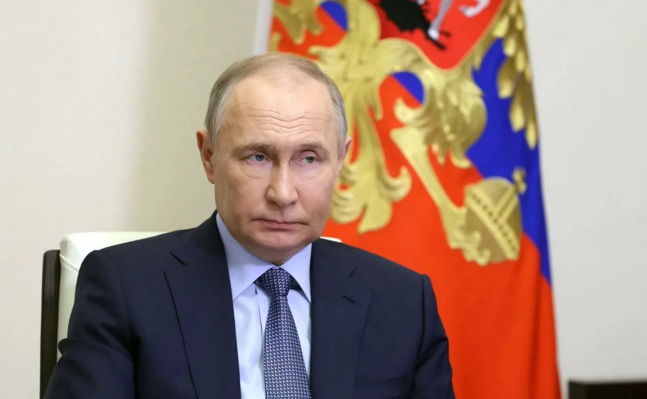 ⚡️Владимир Путин дал указание с полуночи сегодня в течение трех суток не наносить ударо...