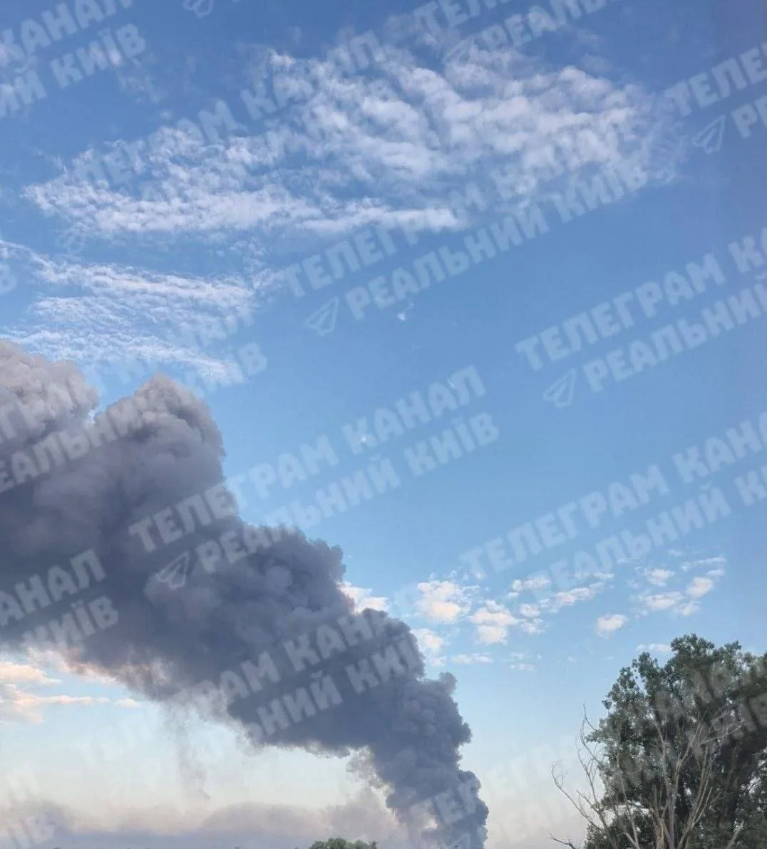 Прилёт и пожар в Борисполе Киевской области.