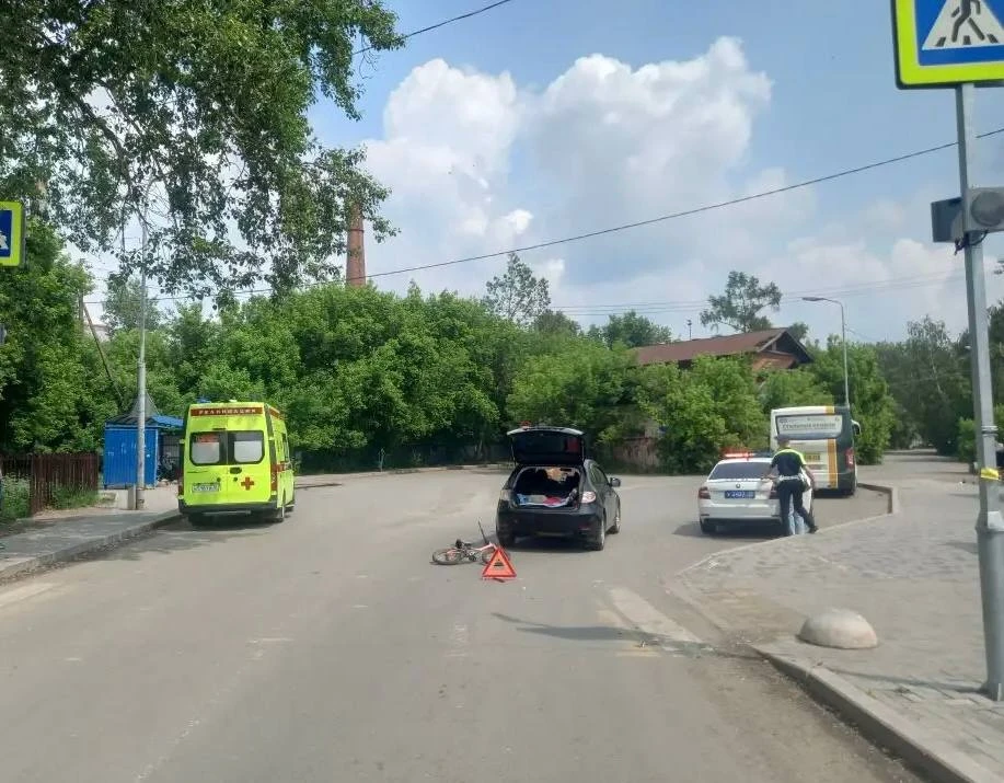 😱 В Томске 4-летний ребенок попал под Subaru на пешеходном переходе

Днем 15 июня 2026 года в Томск