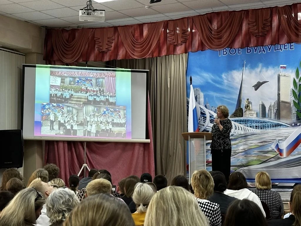 15 мая в школе прошла Конференция, на которой был представлен Публичный доклад и проведены выборы но