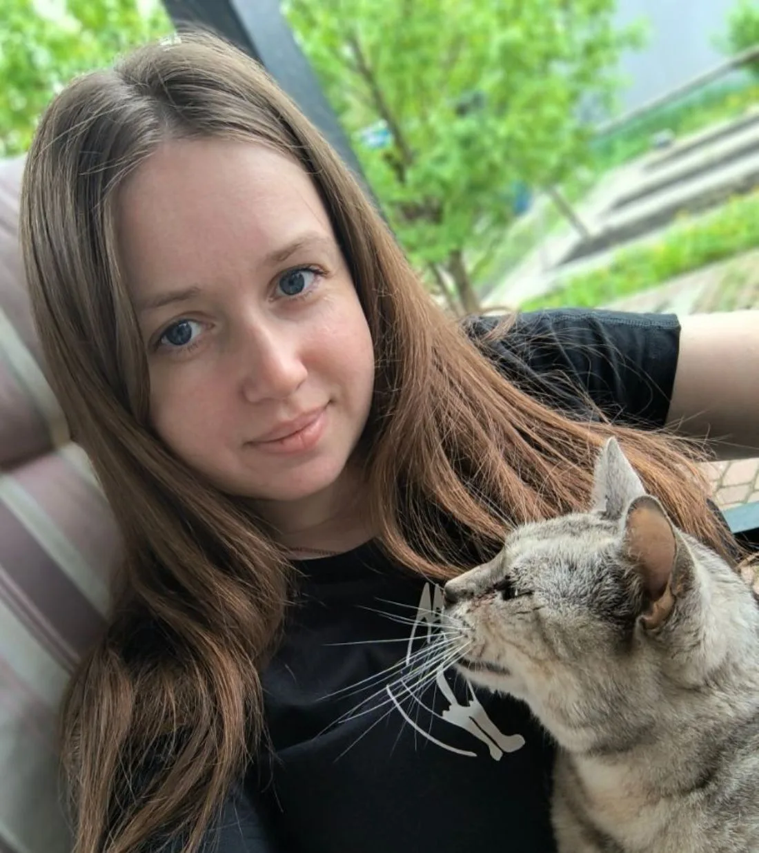 Твоя самооценка — это фасад. А самоценность — фундамент. 🏛️

Ты годами штукатуришь стены. Делаешь и