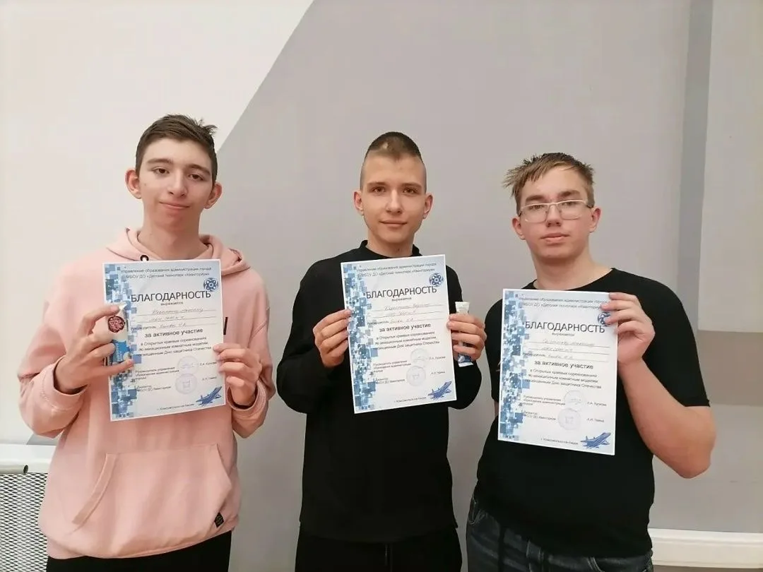 20 февраля на базе АмГПГУ  проходили краевые Открытые соревнования по авиационным комнатным моделям,