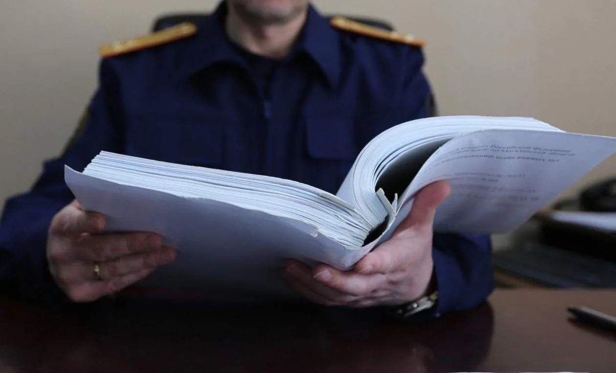 В Иркутске местный житель подозревается в передаче абонентских номеров иным лицам