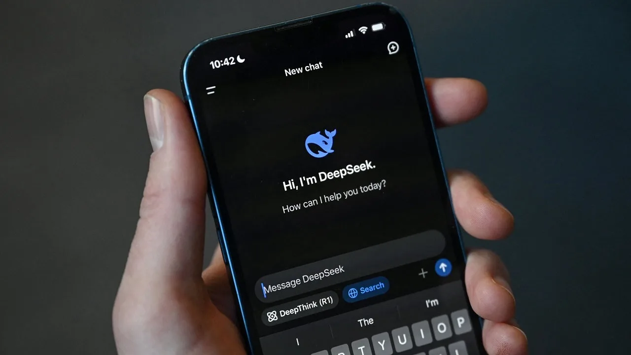 Топ-менеджера компании уволили за разглашение коммерческой тайны через DeepSeek