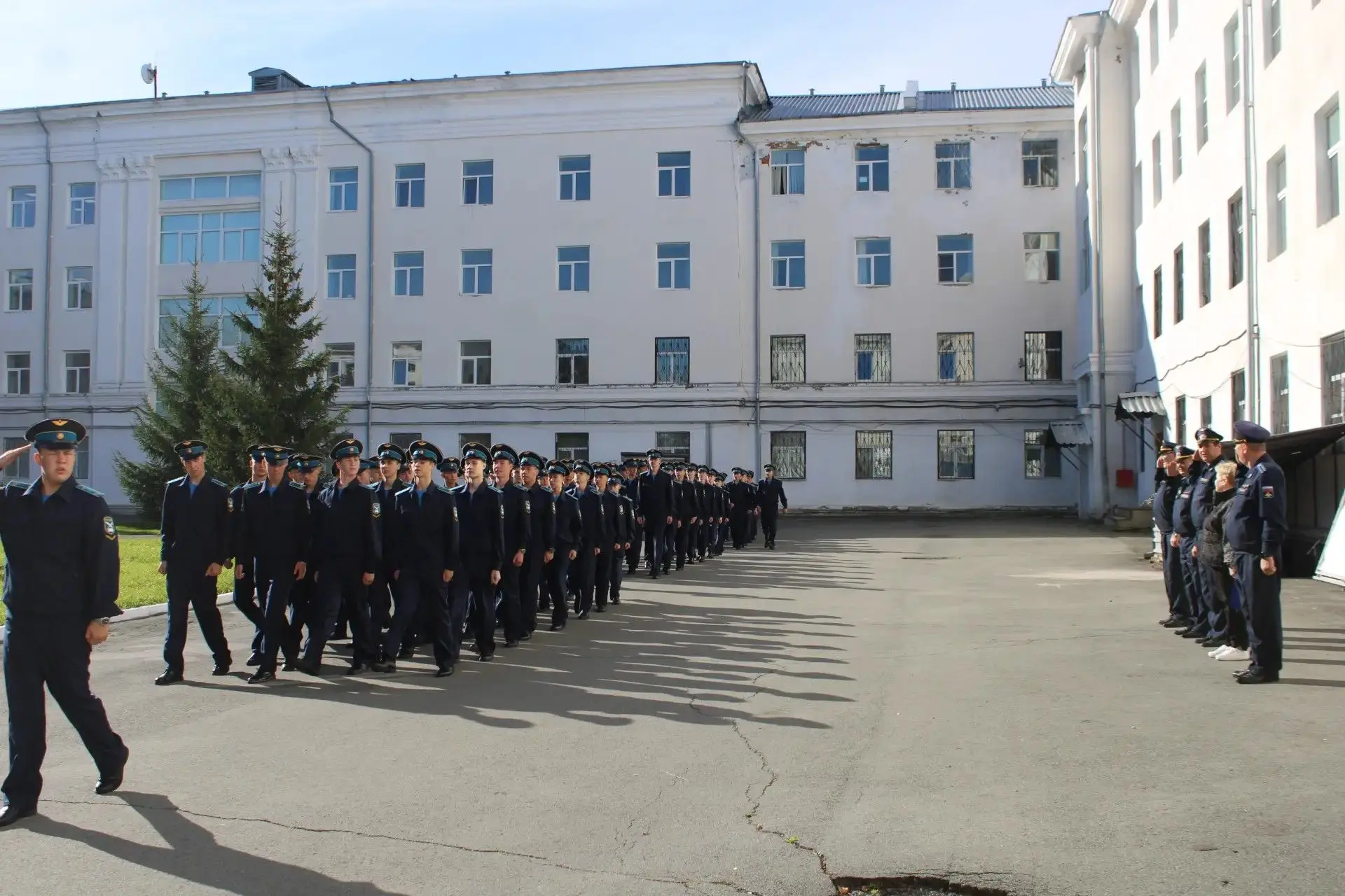 Торжественное построение в честь 1 сентября! Сегодня по-настоящему хороший и солнечный ...