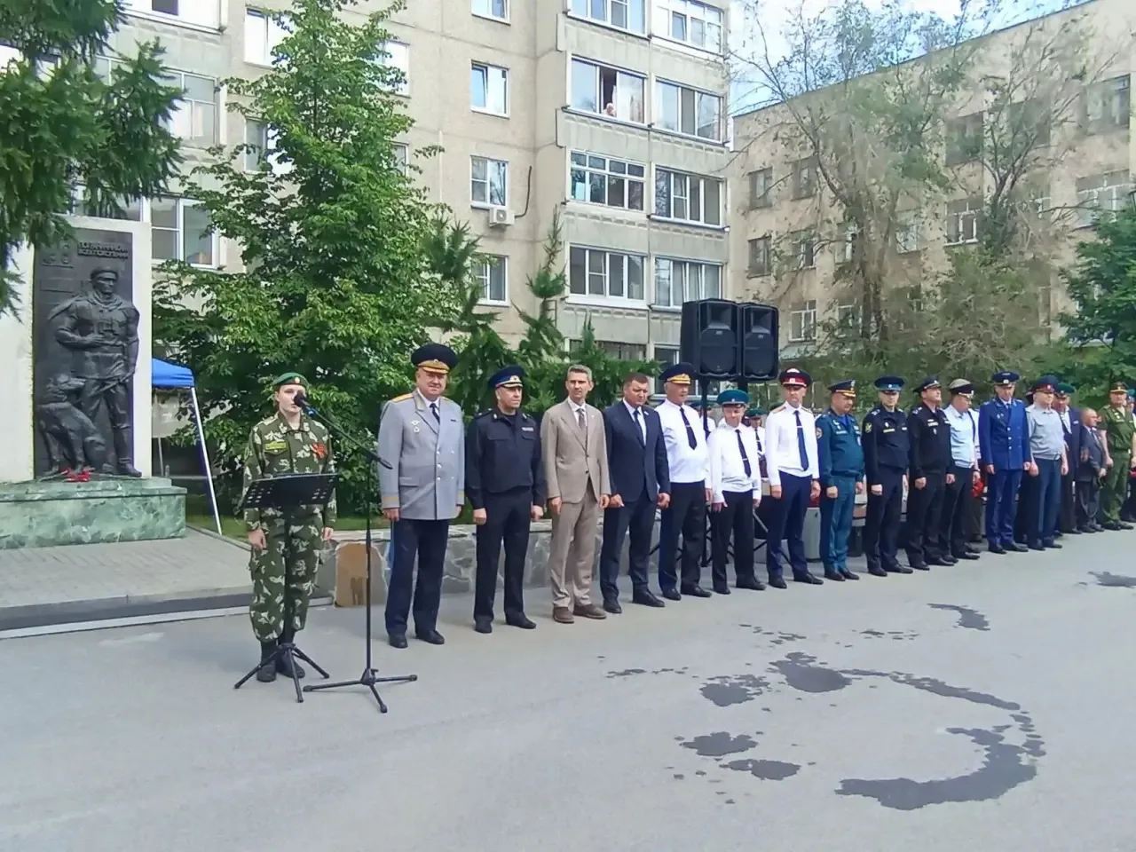 28 мая  у памятника Пограничнику всех поколений состоялся торжественный митинг в честь ...