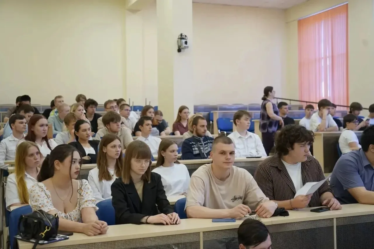 🎓 21 мая студенты Электротехнического побывали на встрече с представителями ГУ МВД по Самарской обла