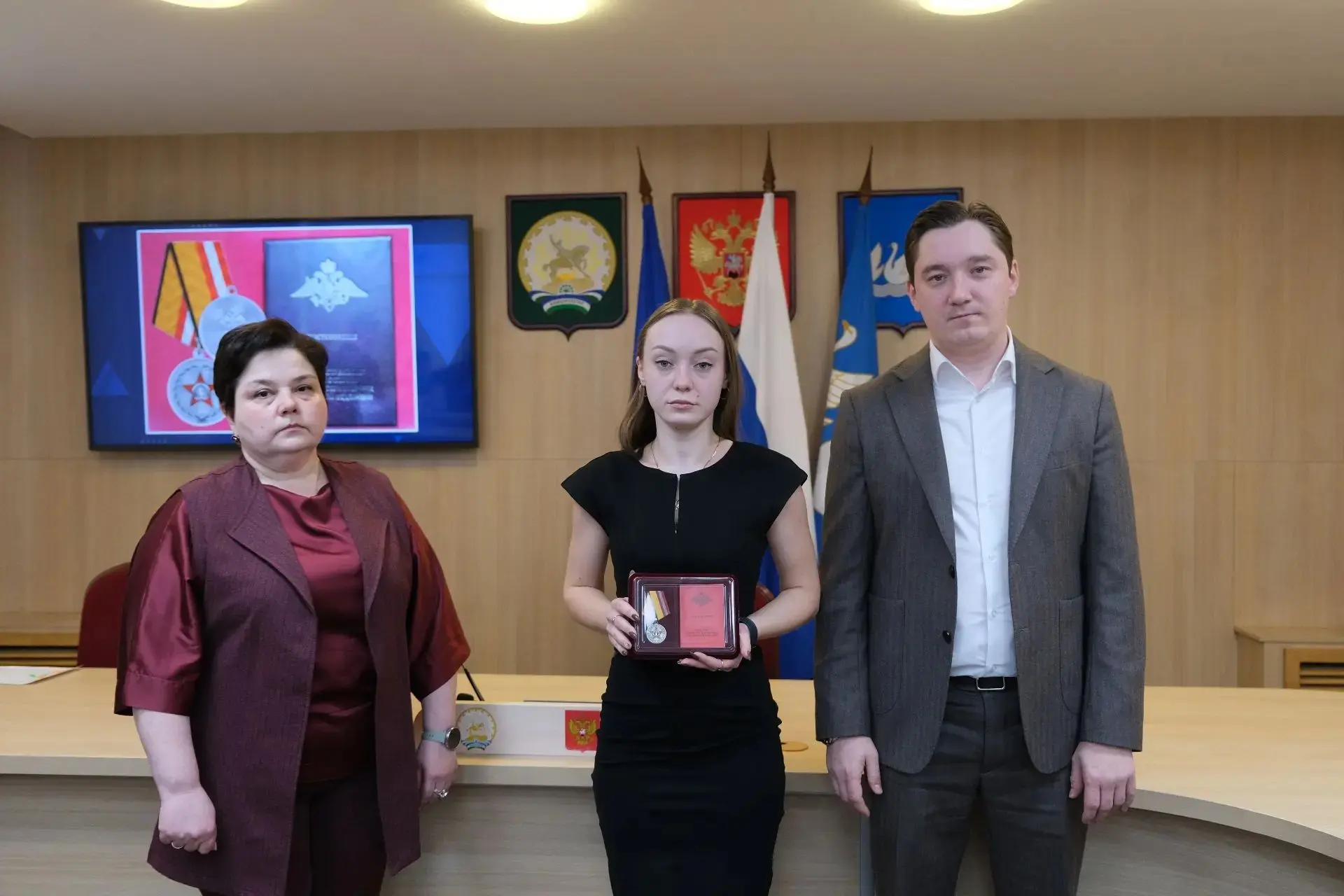 Ордена Мужества и медаль «Участнику специальной военной операции» вручили посмертно родным участнико