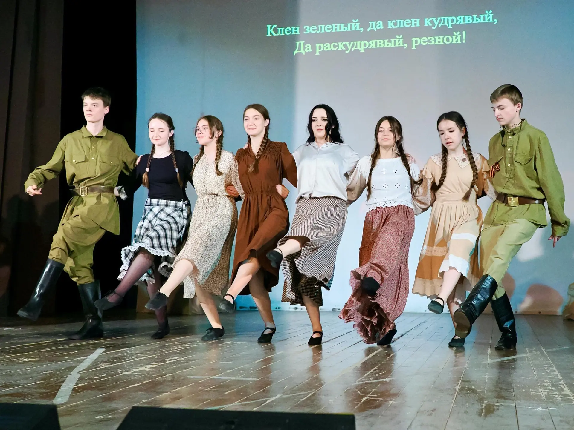 ПЕСНИ ВОЕННЫХ ЛЕТ (Часть 4) 🎶 Не просто спели, а вместе с залом прожили каждую песню, ставшую частью