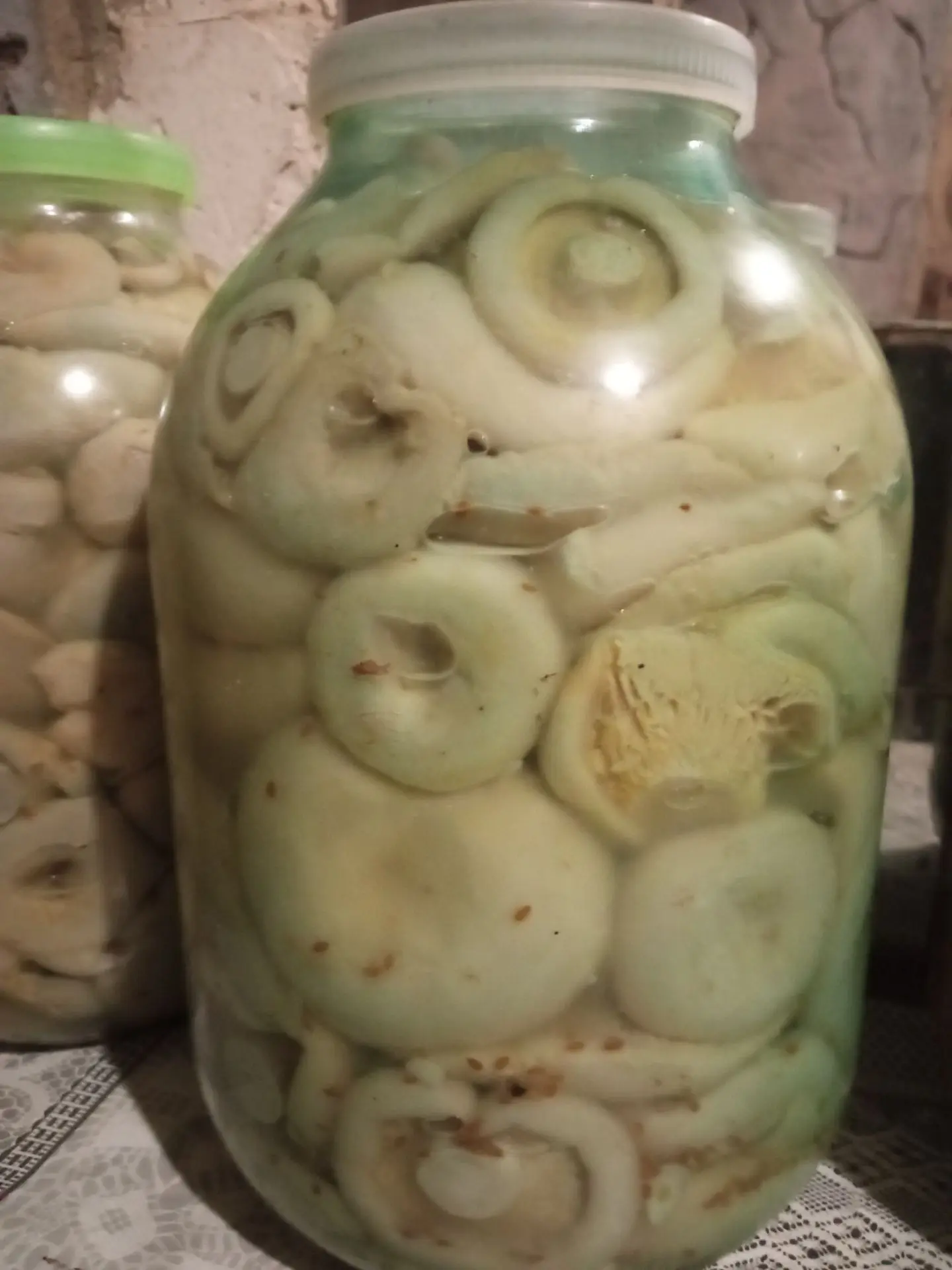 Продам грузди холодного посола, 3 л  1000 рублей.