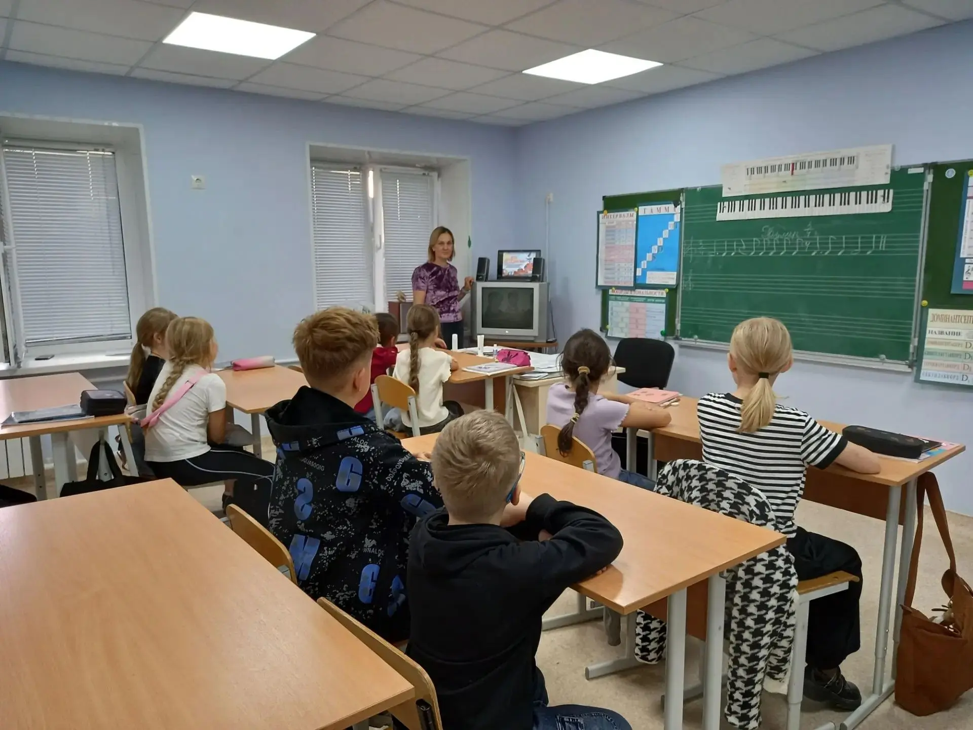 30 сентября преподаватели Хусаенова Р.С. и Максютина Н.Ю. провели классные часы с обуча...