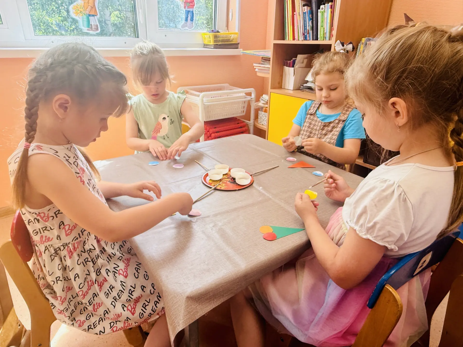 🍦 Группа 5 🍦 Сегодня  Всемирный день мороженого 🍧 и мы решили создать аппликации.