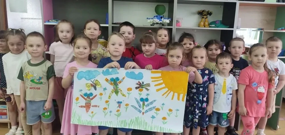 В группе "Карамельки"прошла экологическая акция «Вторая жизнь мусора».  Дети узнали, как можно испол