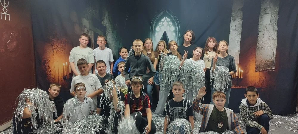 Учебный год успешно завершён и в честь этого события ученики 5 «Б» класса вместе с клас...