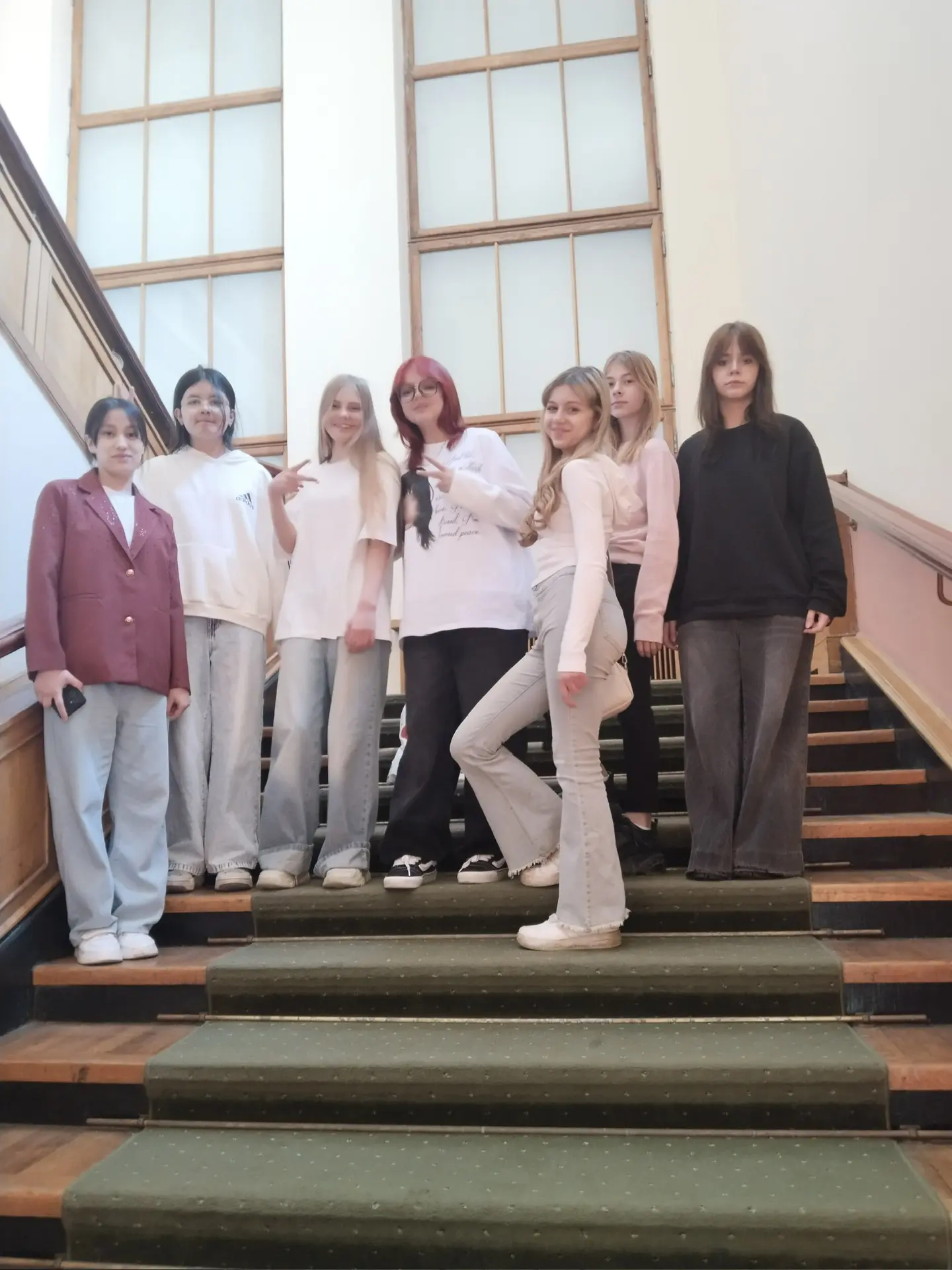 В ТЕАТР НА «НЕДОРОСЛЬ»  🎭 Ученики 7 «В» класса вместе с классным руководителем Валентиной Васильевно