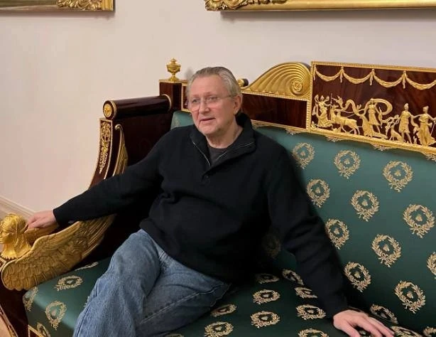 👮 Сотрудники ФСБ доставили в Москву 75-летнего петербургского предпринимателя Илью Тра...