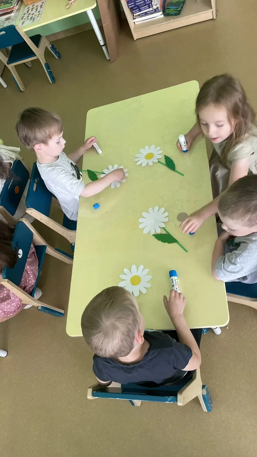 8 июля — День семьи, любви и верности 🌼

В нашей летней группе «Проспектики» в этот день царило осо