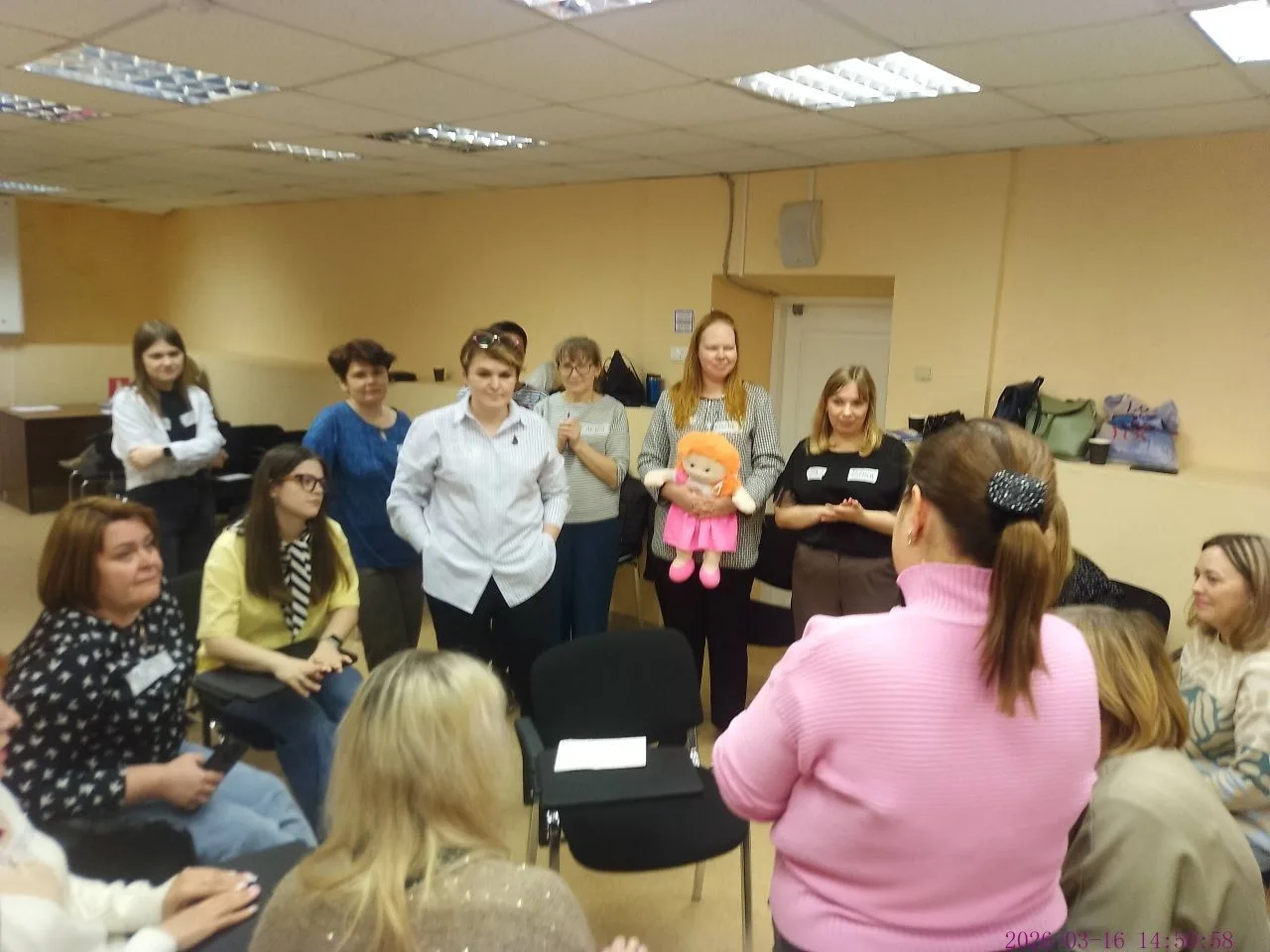 В Архангельске завершилось обучение специалистов, помогающих детям расти в семьях