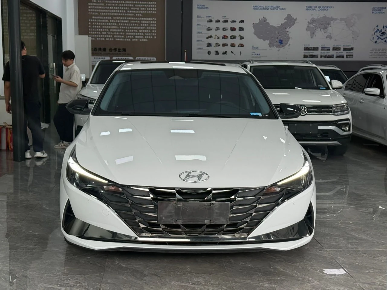 Hyundai Elantra 2022 1.5L CVT LUX Deluxe Edition China VI