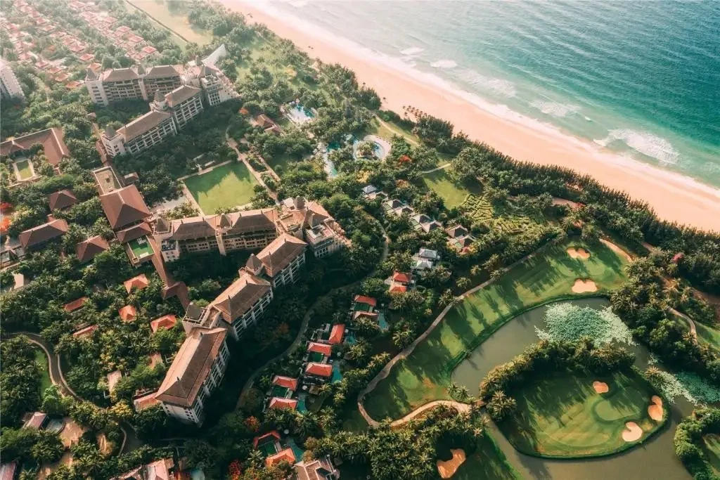 КИТАЙ 🇨🇳 ХАЙНАНЬ  🌟Raffles Hainan 5*  Один из самых роскошных отелей острова Хайнань со своим пляжем