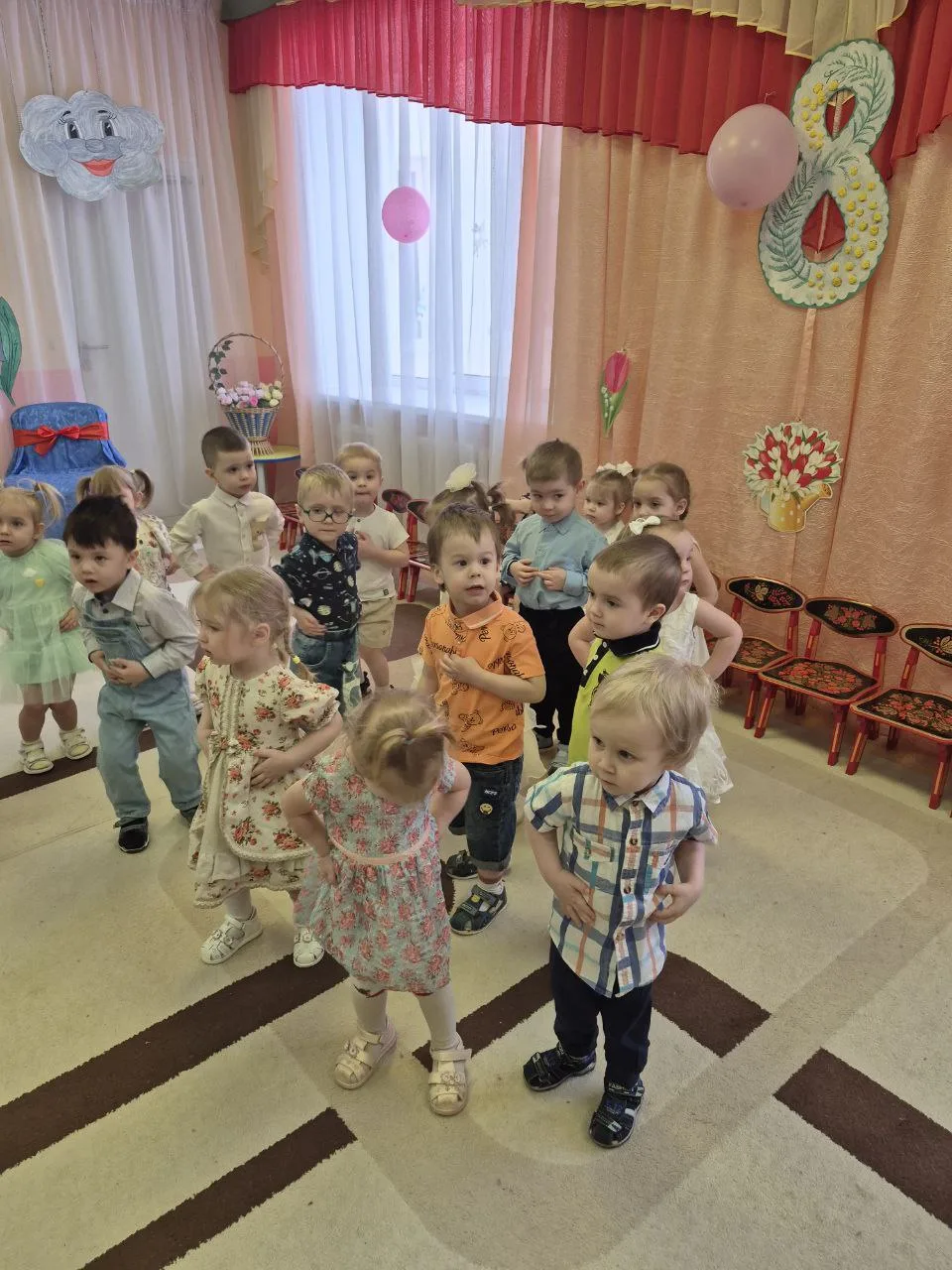 8 Марта : первый праздник весны🌝