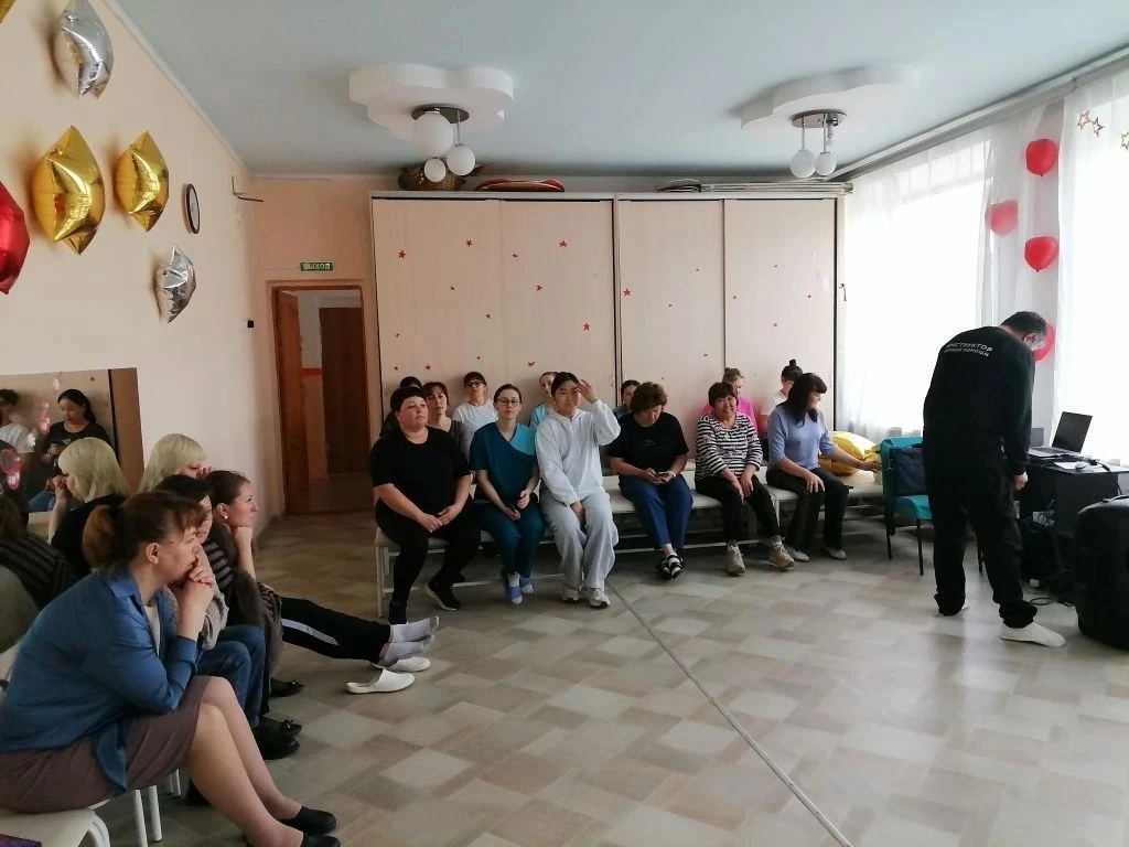 Наш педагог провел занятие по оказанию первой помощи для сотрудников детского сада №111...