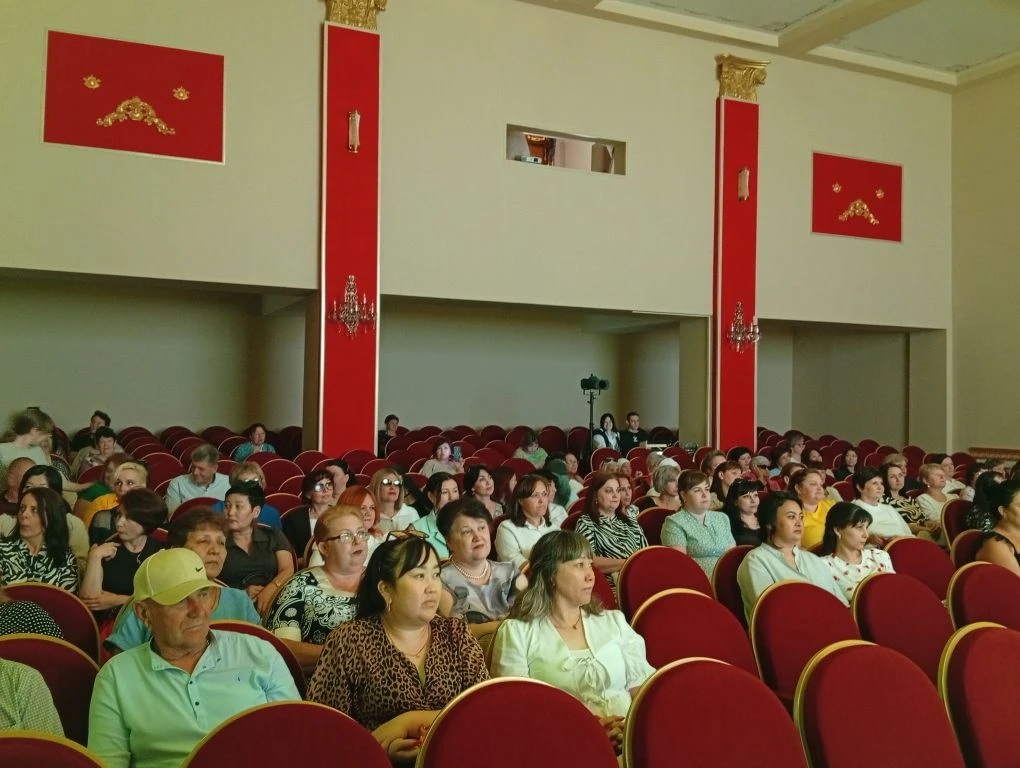 ✨🎉Сегодня в районном Доме культуры с Днем социального работника поздравили сотрудников...