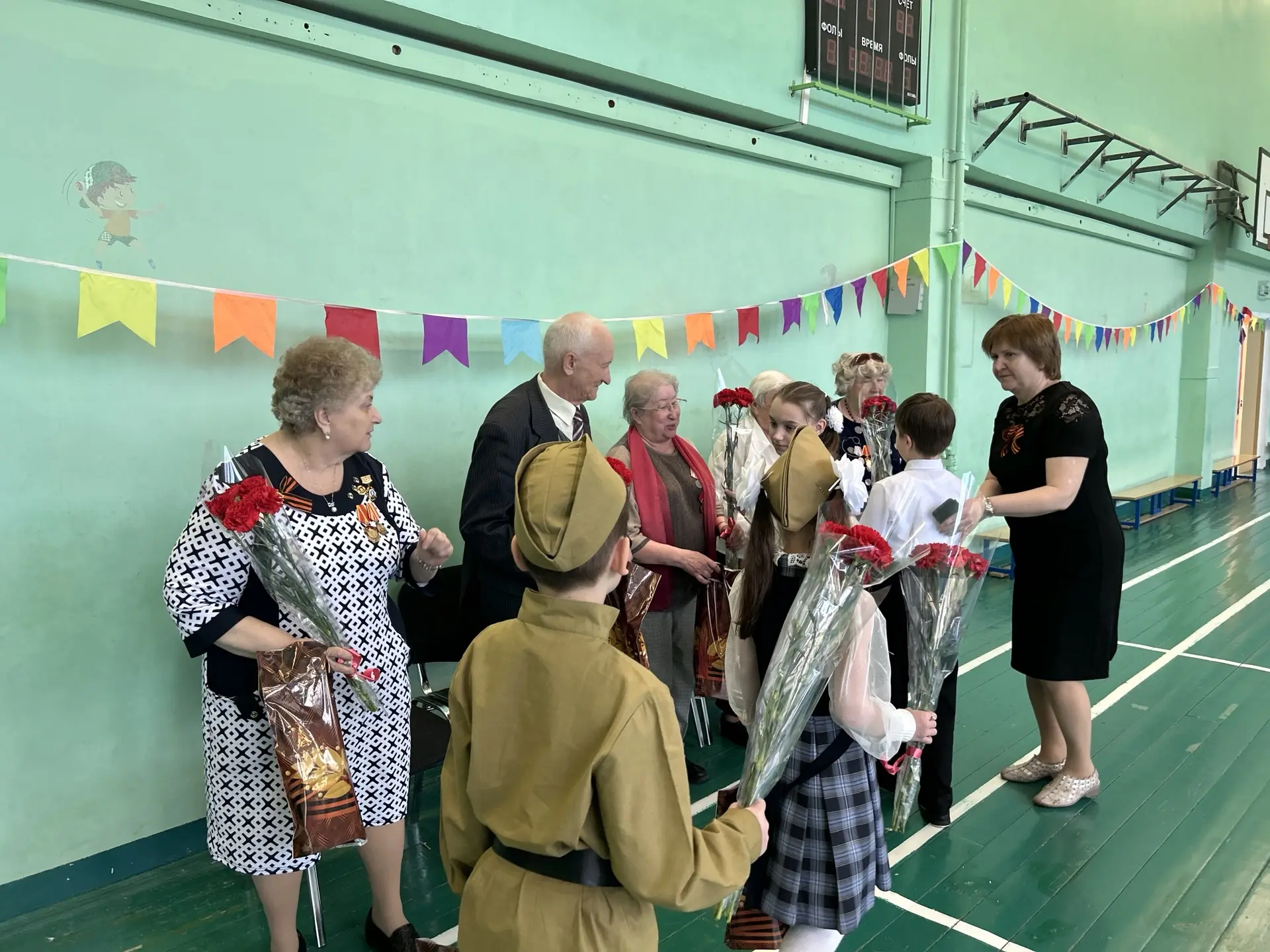 Торжественный парад   ✨ В начальной школе в преддверии 9 мая прошел торжественный парад, посвященный