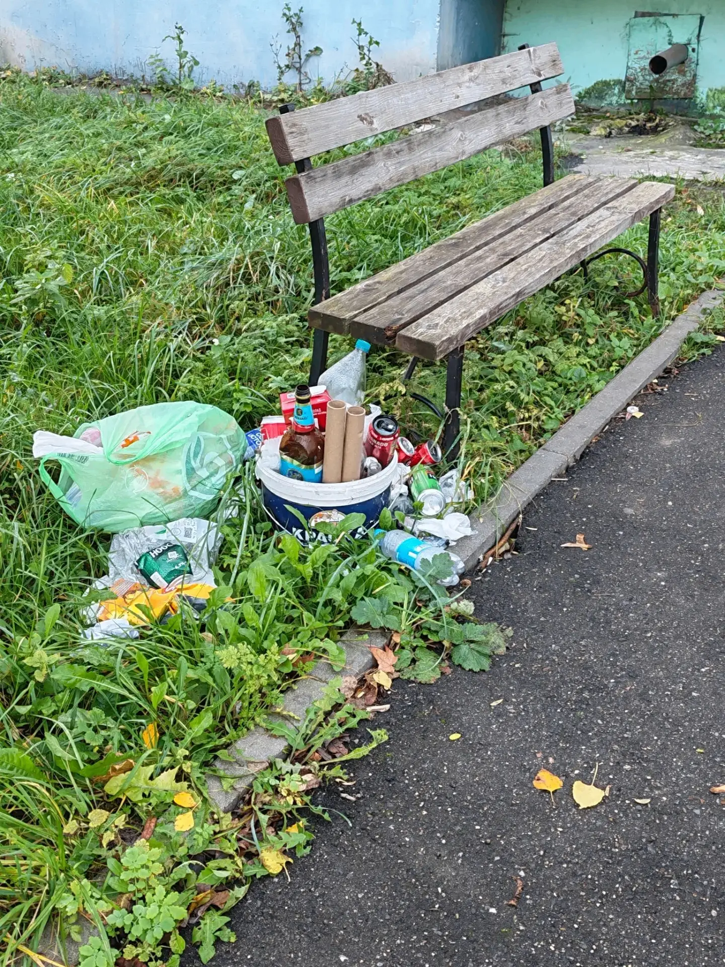 🗑 «Живём как на помойке»: жители Ногинска пожаловались на горы мусора во дворе