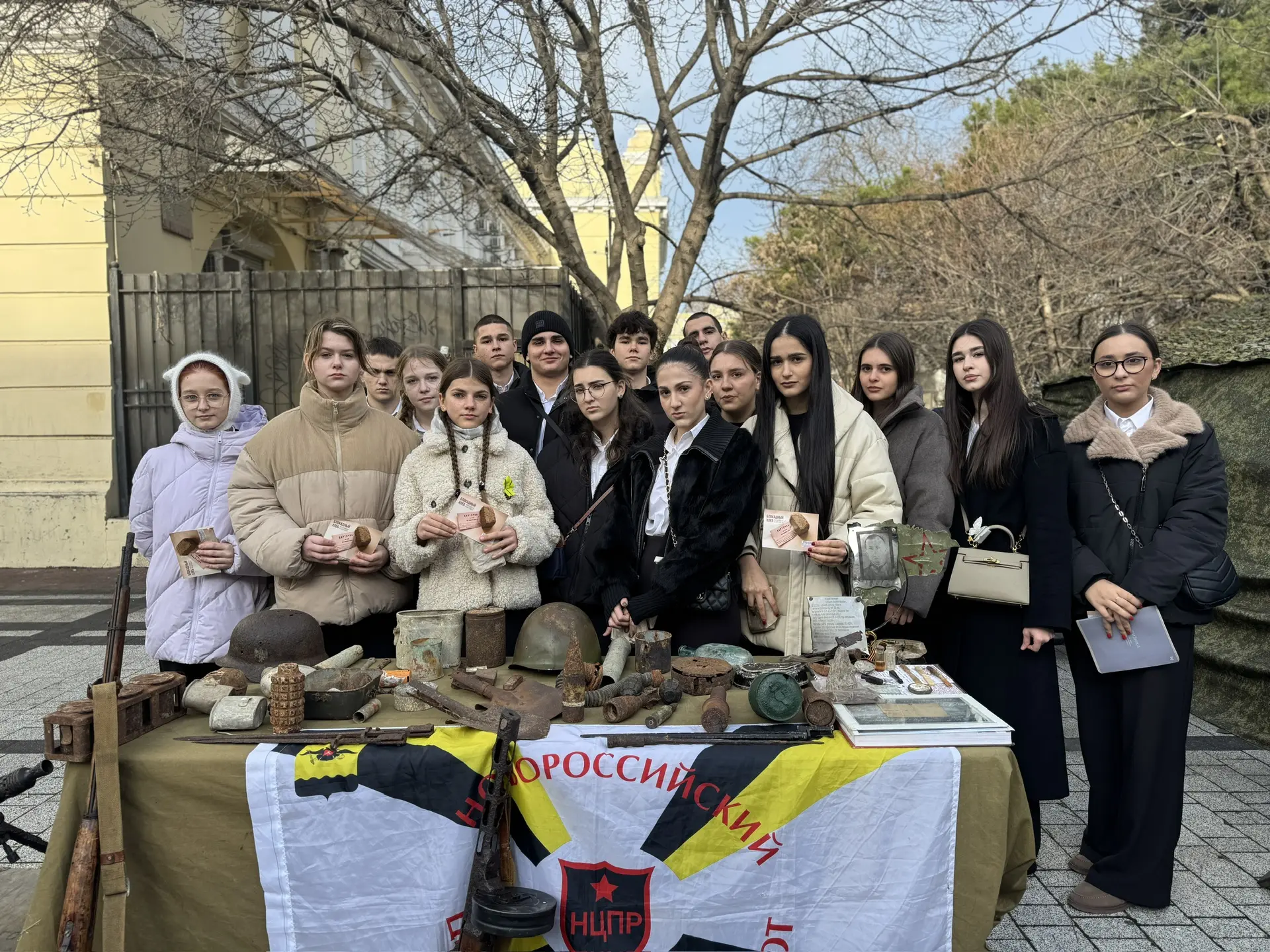 ПЛОЩАДЬ ГЕРОЕВ 🎖️  Сегодня на площади героев традиционно прошло торжественное мероприятие в честь Дн