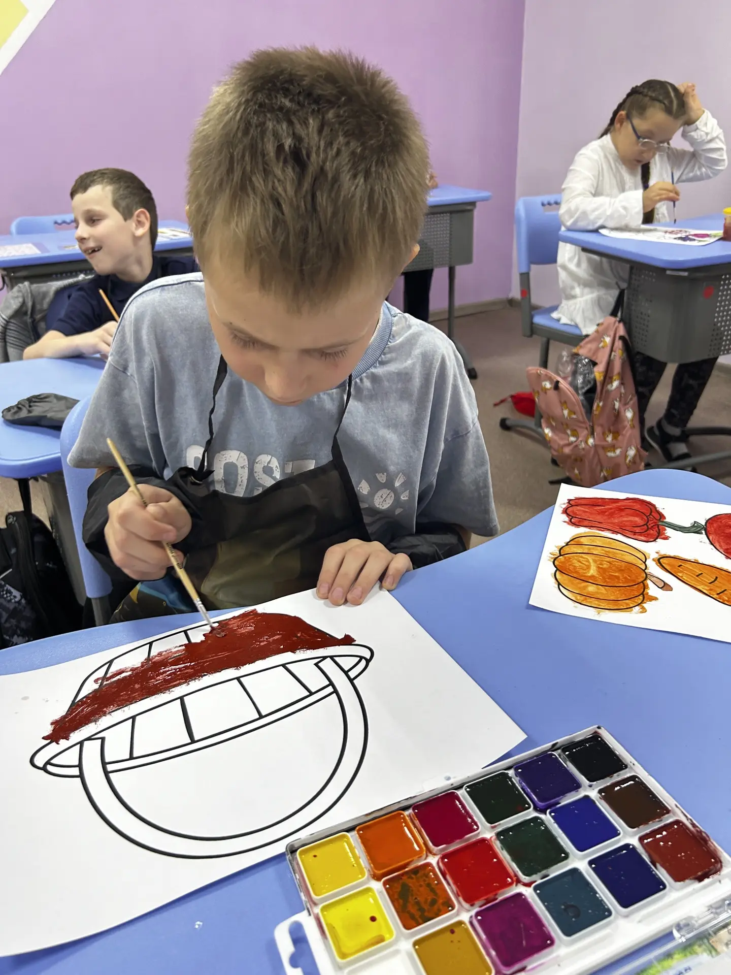 🎨 Искусство, которое открывает мир: почему рисование так важно для детей с ОВЗ?