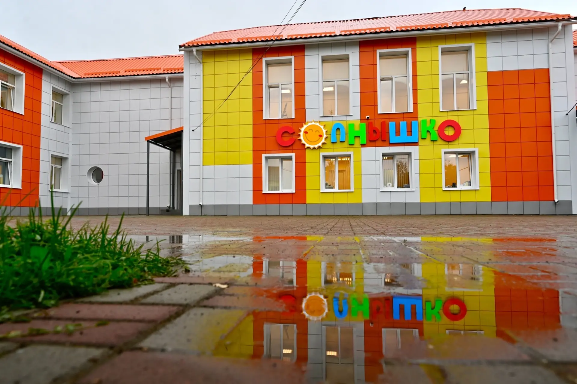 Сегодня утром проверил, как завершился капитальный ремонт детского сада "Солнышко" в Ра...