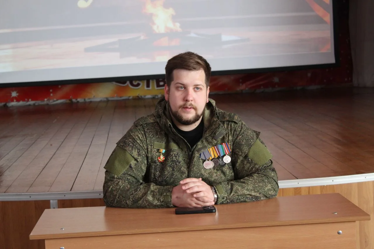 🎖️ Урок мужества: история героя, который живёт среди нас!🎖️  🇷🇺4 мая в нашем лицее прошла встреча, к