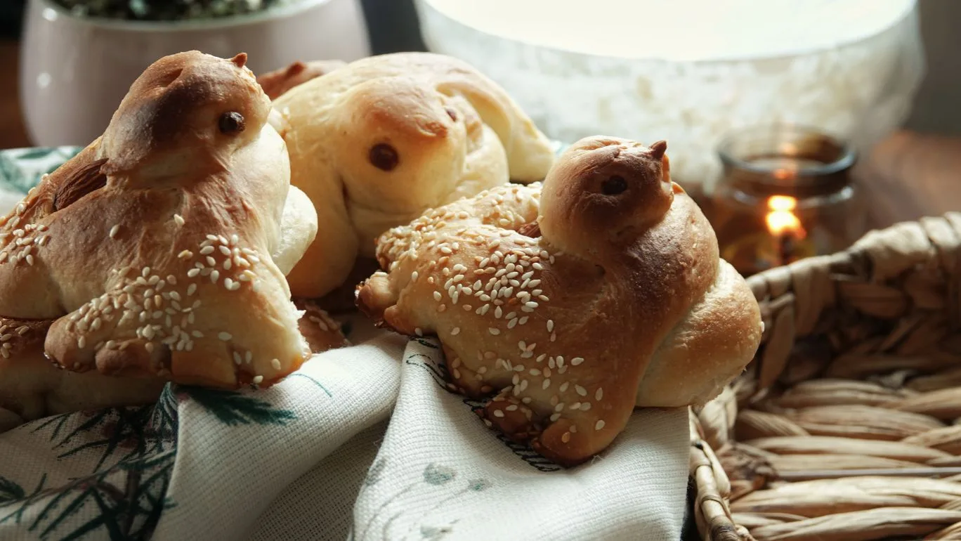 А мы сегодня жаворонков пекли! Постных, но оооочень вкусных!   Впереди выходные, как раз самое время