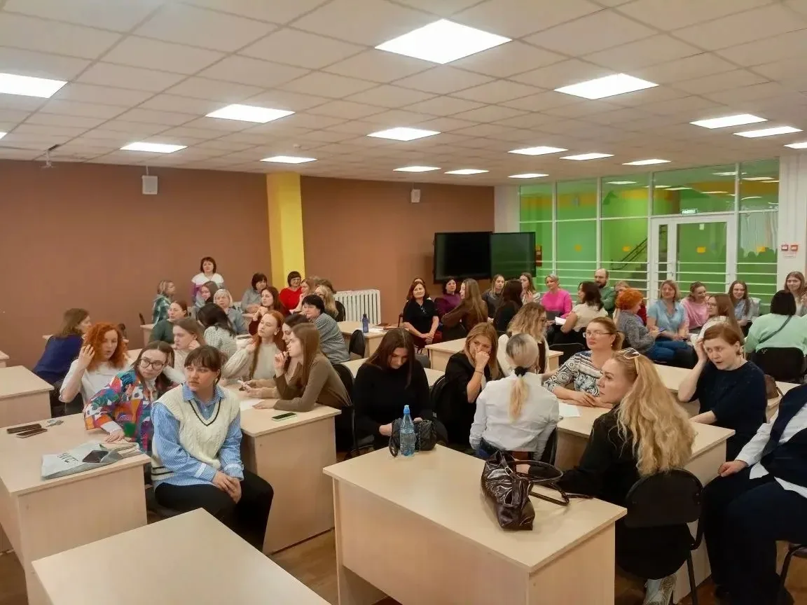 📚 Семинар по работе с деструктивным поведением подростков  25 марта в нашей школе состоялся важный и